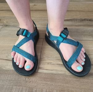Chacos size 8 blue strap hiking sandals shoes